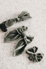 Bows & Bowties: Green Velvet