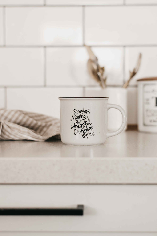 Mug: Simply having a wonderful Christmas time!