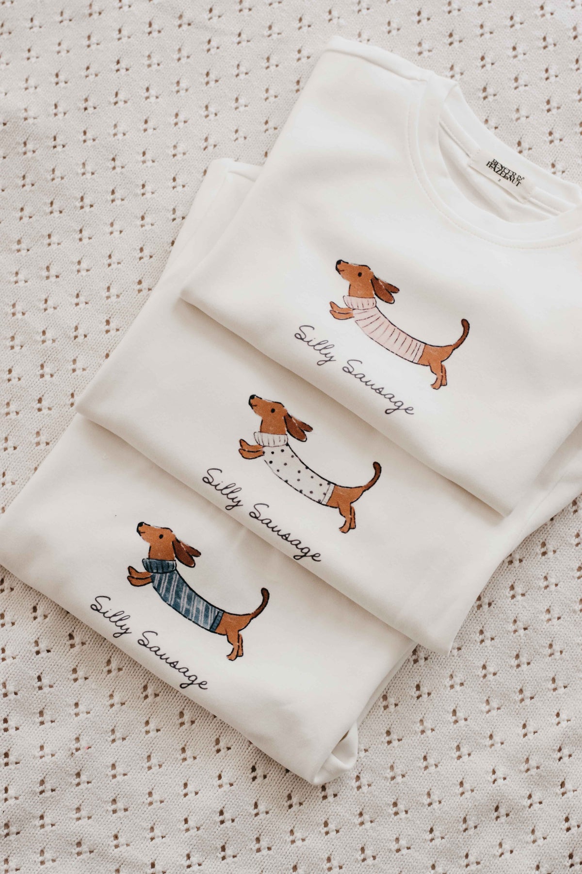 Tee: Silly Sausage Beige
